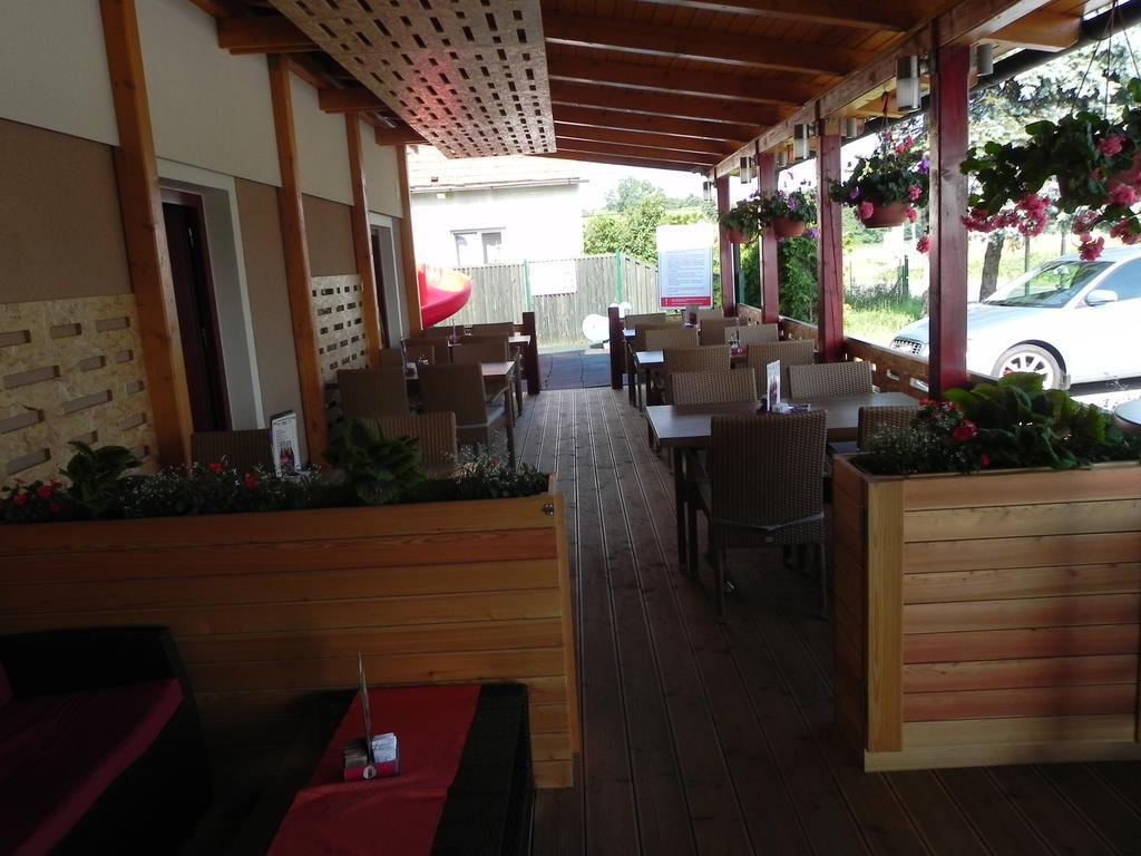 Motel Majolka Ptuj Bagian luar foto