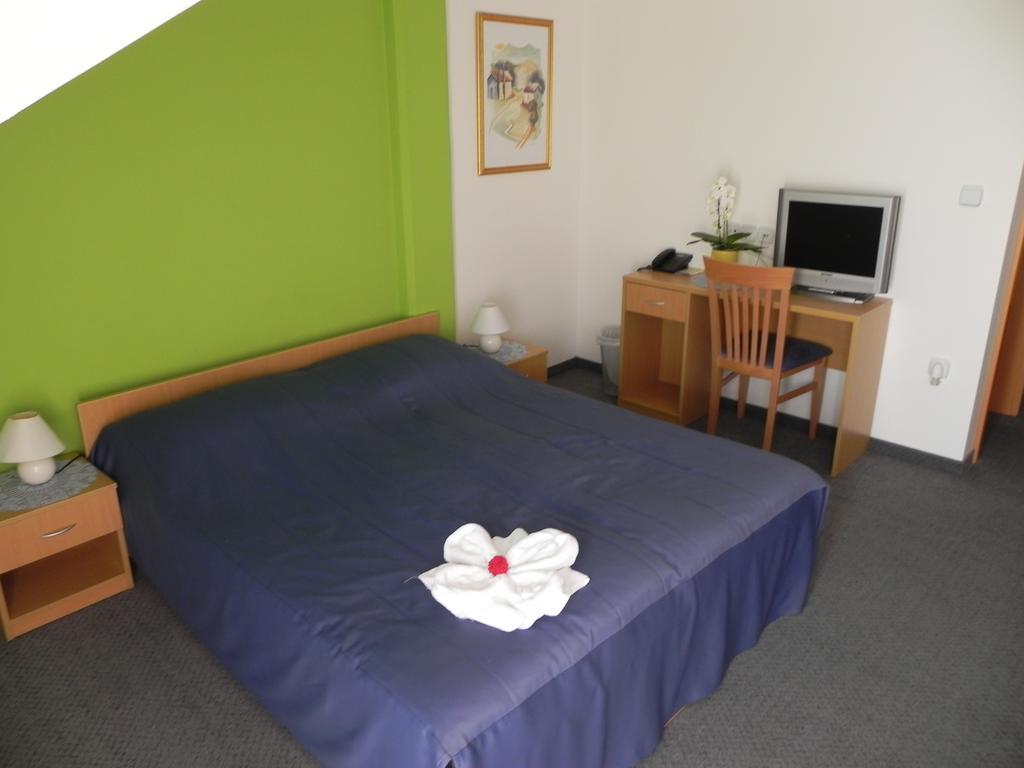 Motel Majolka Ptuj Ruang foto