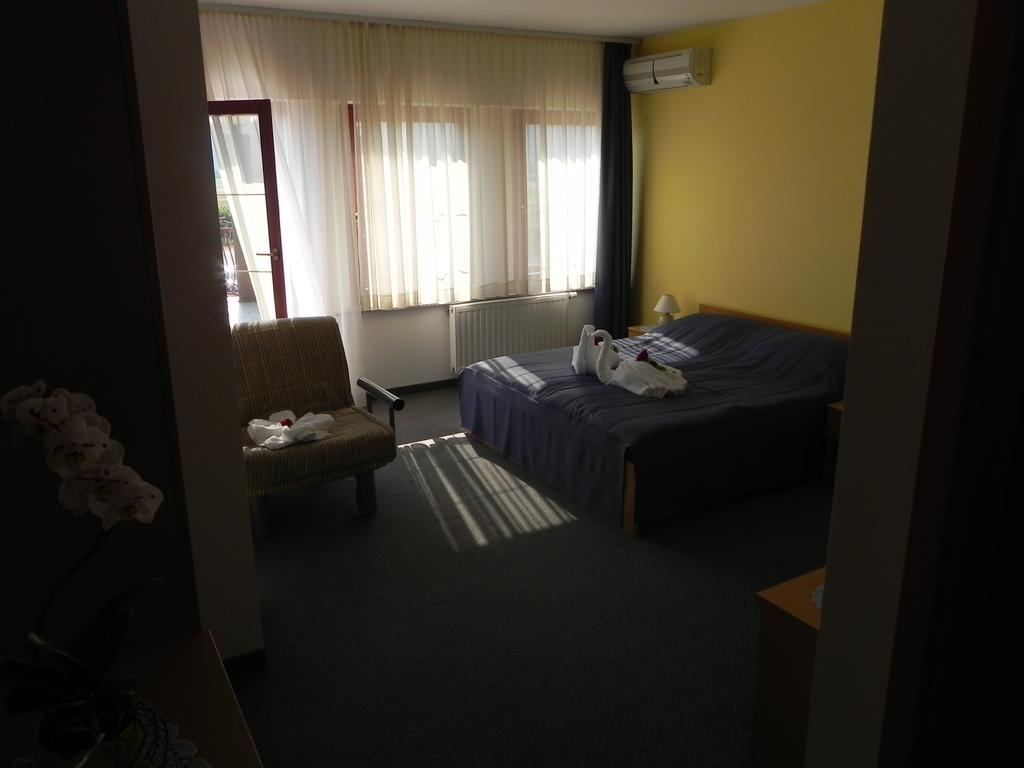 Motel Majolka Ptuj Bagian luar foto